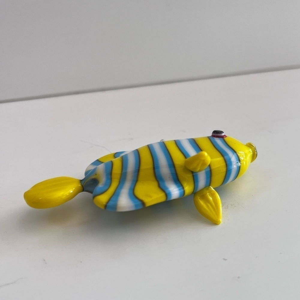 Vintage Yellow/Blue Art Glass hand blown Murano style miniature tropical fish - Picture 5 of 6